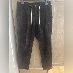 Vuori Men's Black Camo Ripstop Pants Sz XL